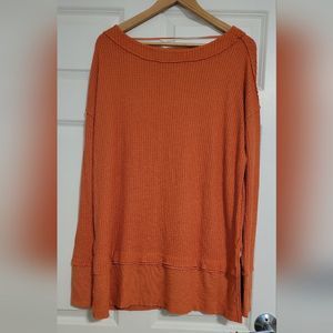 WE THE FREE long sleeve top with thumb pocket great condition